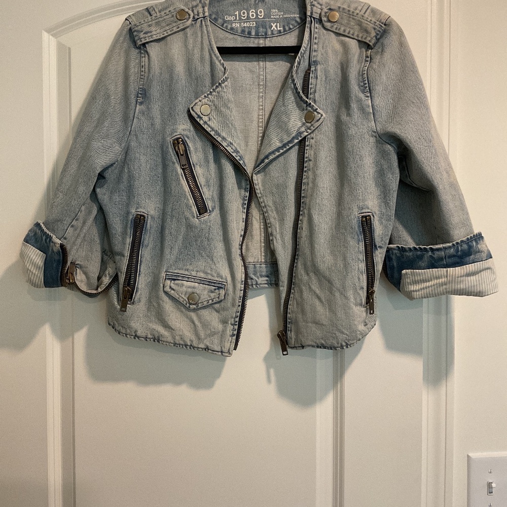 Women gap stone washed mid waist jean jacket